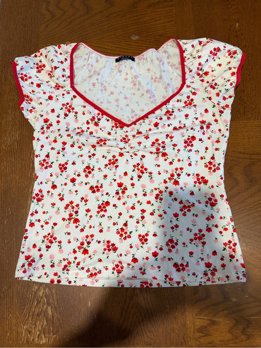 Sisley White Floral V-Neck Top with Red Trim - vintage 2001